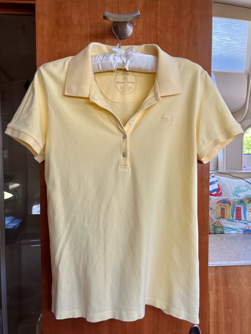 Women’s Tommy Bahama polo shirt sz M in Soft Yellow